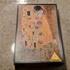 Gustav Klimt The Kiss 1000 Piece Puzzle by Piatnik